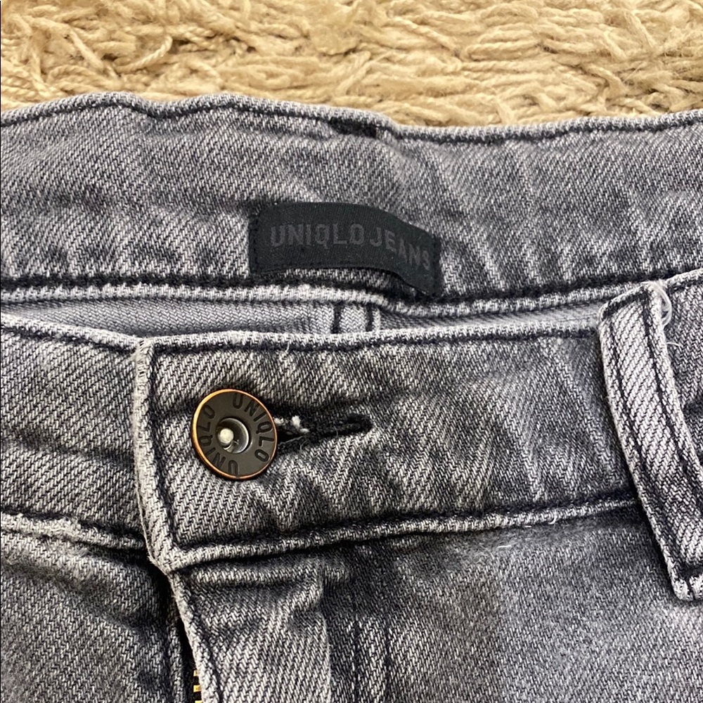 Uniqlo Mens Charcoal Jeans